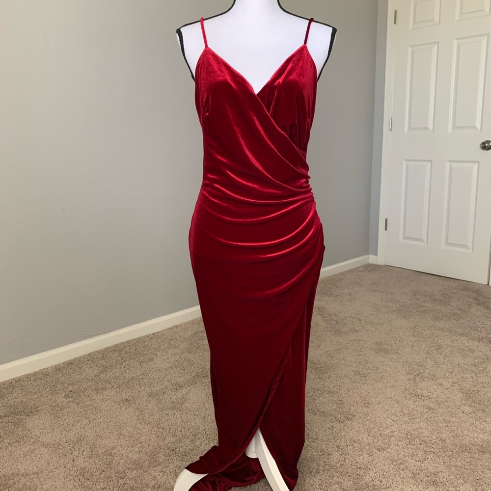- NWT Fashion Nova red velvet event maxi dress S